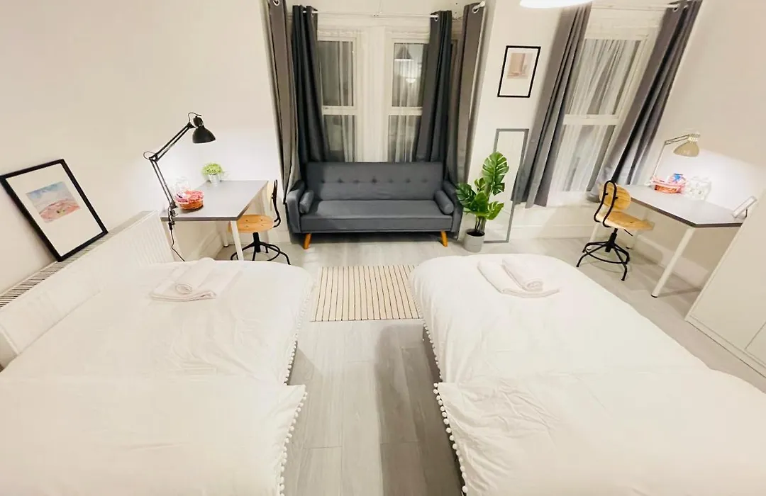 Leytonstone House - Sleepylodge-1